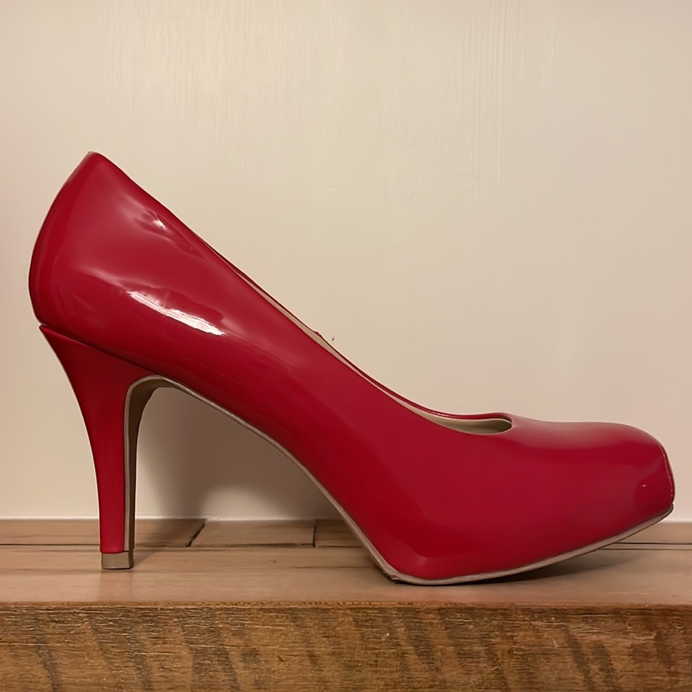Mossimo red heels, size 9. Heels are 3 1/2".
